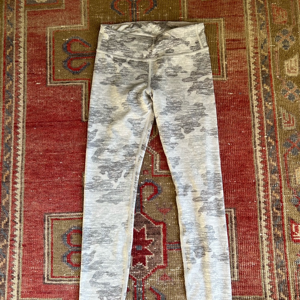 Athleta Girl grey camo full length Chit Chat leggings size L/12